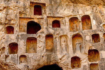It's Caves at the Longmen Grottoes ( Dragon's Gate Grottoes) or Longmen Caves.UNESCO World Heritage of tens of thousands of statues of Buddha and his disciples