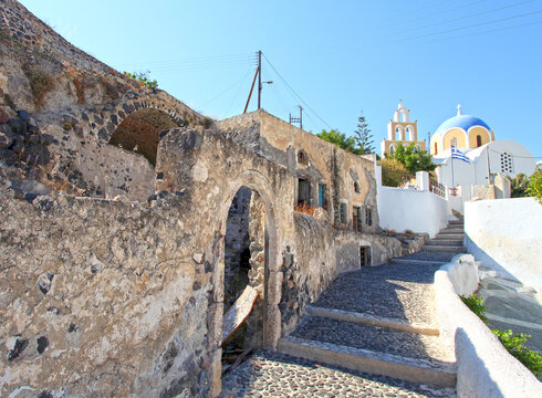 Old derelict houses in the village of  Vothanos in central Santorini, Greece.