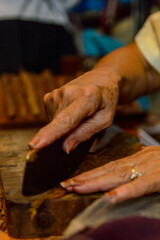 Cuban cigars manufacturing rolling process