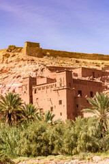Es ist Teil der Burg von Ait Benhaddou, einer befestigten Stadt, dem ehemaligen Karawanenweg von der Sahara nach Marrakesch. UNESCO-Welterbe, Marokko © Anton Ivanov Photo