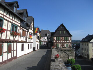 Sch&uuml;tt in der historischen Fachwerkstadt Braunfels in Hessen