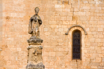 Obraz premium Sculpture of Bernat Calbo Abbot in the Royal Monastery of Santa Maria de Santes Creus (Catalonia, Spain)