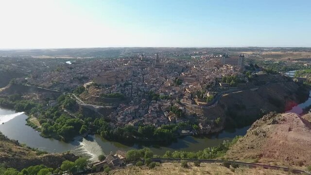 La ciudad de Toledo bajo la vista de un drone.
