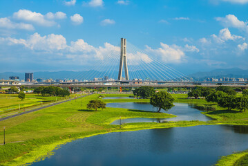 Obraz premium New Taipei Metropolitan Park (Erchong Floodway Riverside Park)