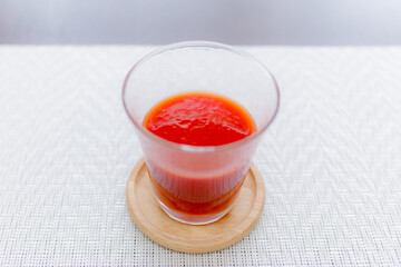 トマトジュース, トマト, ジュース, 腸活, 腸内活動、リコピン, 野菜ジュース, 健康飲料, 野菜, 健康, 健康食品, 果汁, 朝食, カリウム, フレッシュ, 飲物, 赤色, ドリンク, 健康食材, 美容, かわいい, 朝, 夏野菜, ヘルシー, 新鮮, コピースペース, グラス, 飲み物, 若い, ビューティー, 飲料, 栄養, ビタミン, コップ, むくみ, むくみ解消, 便