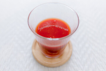 トマトジュース, トマト, ジュース, 腸活, 腸内活動、リコピン, 野菜ジュース, 健康飲料, 野菜, 健康, 健康食品, 果汁, 朝食, カリウム, フレッシュ, 飲物, 赤色, ドリンク, 健康食材, 美容, かわいい, 朝, 夏野菜, ヘルシー, 新鮮, コピースペース, グラス, 飲み物, 若い, ビューティー, 飲料, 栄養, ビタミン, コップ, むくみ, むくみ解消, 便