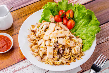 Fried squid with garlic