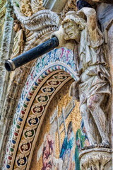 venedig, italien - mittelalterlicher wasserspeier am markusdom