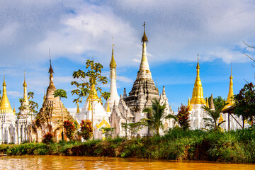 Naklejka premium It's A temple over the Lake Inle, Myanmar