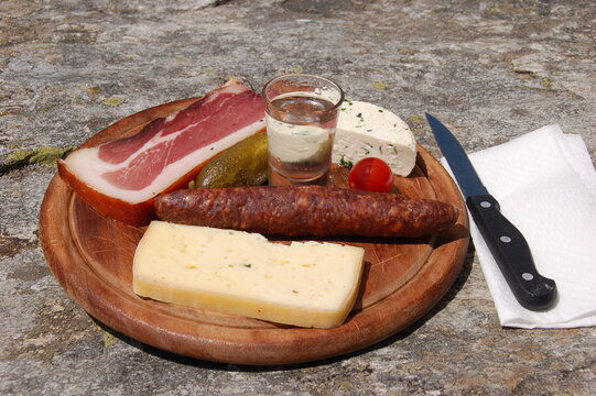 Jause, Marende, Vesper, Brotzeit