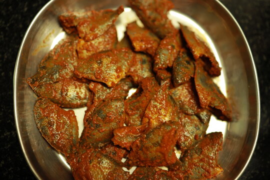 Kerala style pallathi fish Fry Recipe. Scientific name etroplus maculatus