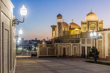Fototapeta na wymiar Evening view of Hazrat Khizr Mosque in Samarkand, Uzbekistan