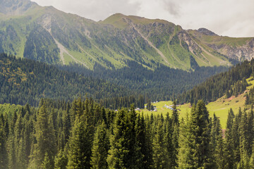 Obraz premium Yurts in Jeti Oguz valley, Kyrgyzstan