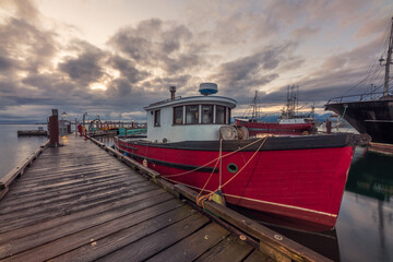 Obraz premium Boat docked at Comox harbor on Vancouver Island, British Columbia, Canada.