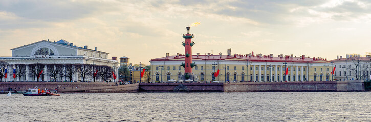 Fototapeta na wymiar COastline and bridge of Saint Petersburg.