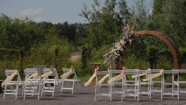 decorated arch on the exit registration. Decor exit registration in nature