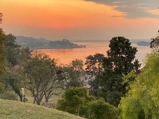 atardecer vista al rio