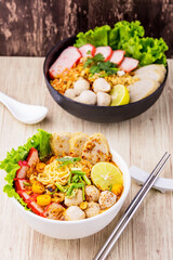 Tom yum noodles