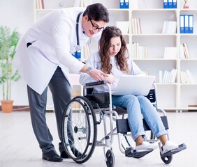 Obraz premium Disabled patient on wheelchair visiting doctor for regular check