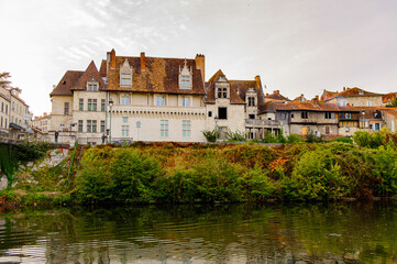 Fototapeta na wymiar Isle river and town of Perigueux, France.