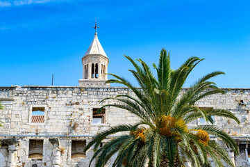 Fototapeta na wymiar It's Bell tower of the Cathedral of Saint Domnius, he Catholic cathedral in Split, Croatia.