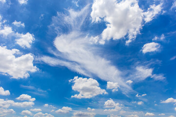 Obraz na płótnie Canvas Blue sky and clouds on day to be design wallpaper or background