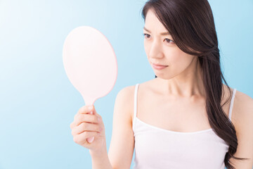 美容　イメージ　鏡