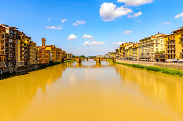 Fototapeta na wymiar It's River Arno and architecture in Florence, Italy.