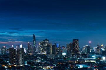 Fototapeta na wymiar bangkok city at night