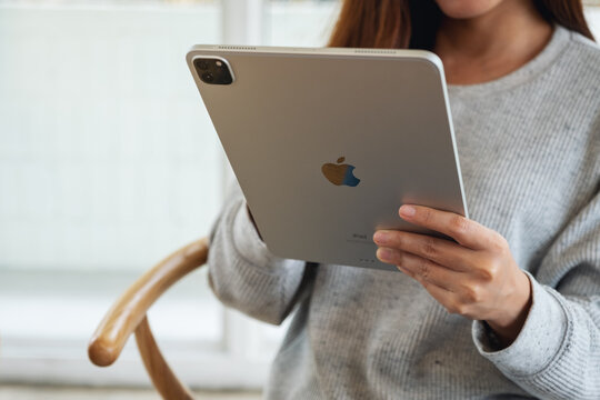 Jun 16th 2020 : A Woman Holding And Using Apple New Ipad Pro 2020 Tablet Pc At Home , Chiang Mai Thailand
