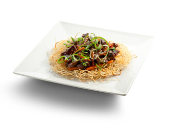 Fideos chinos con verdura y carne