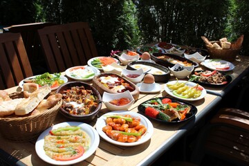 Serpme Kahvalti - Türkischer Frühstück