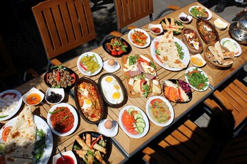 Serpme Kahvalti - Türkischer Frühstück