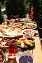 Serpme Kahvalti - Türkischer Frühstück