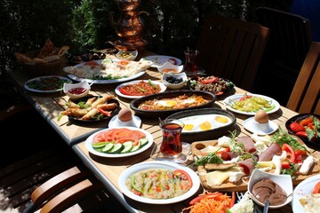 Serpme Kahvalti - Türkischer Frühstück