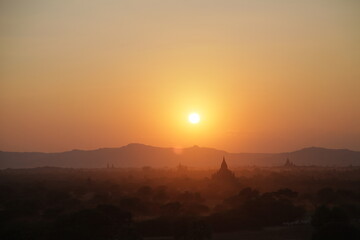 Fototapeta premium Sunset in Bagan