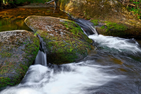 der idyllische Fluss Kalte Bode bei Schierke im Nationalpark Harz