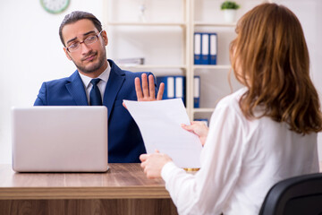 Obraz premium Business meeting between businessman and businesswoman