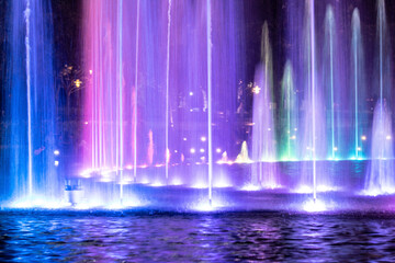 fountain in the night time city