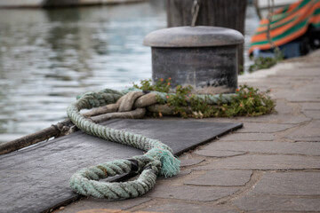 Fototapeta na wymiar rope on the dock