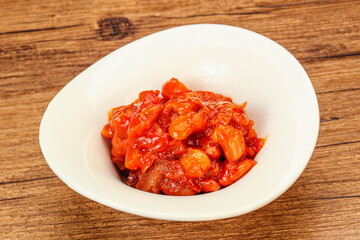 Baked kidney with tomato and pepper