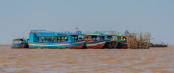 Fototapeta na wymiar Tourist boats 