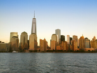 Obraz premium new york city skyline view at the Golden sunset