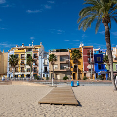 Obraz premium Colorful houses in seaside of Villajoyosa in Spain.