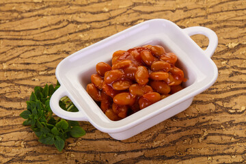 Baked kidney with tomato sauce