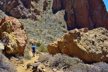 paseo entre rocas