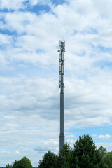Telephone relay antenna. Radio wave communication system.