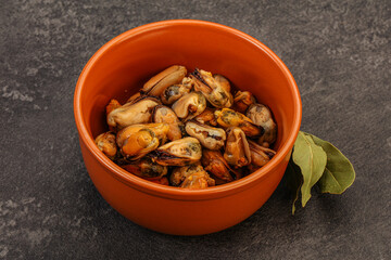 Pickled mussels in the bowl