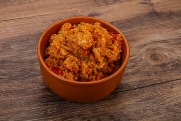 Couscos with tomato and chicken