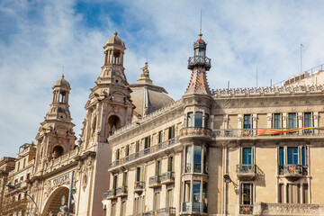 Fototapeta na wymiar The historic building of the Coliseum theatre and cinema in Barcelona